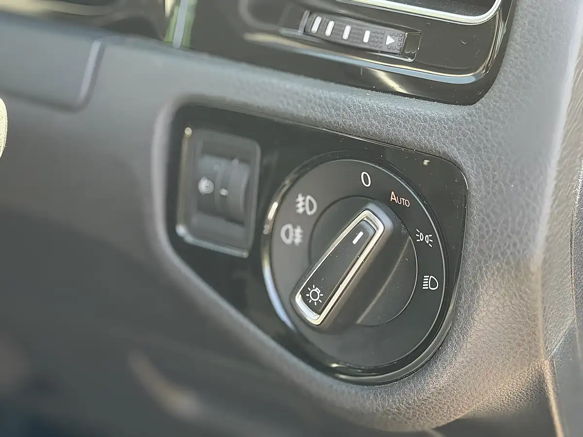 Used 2016 Volkswagen Golf Bluemotion Tech GT Black - Interior and Exterior details 16