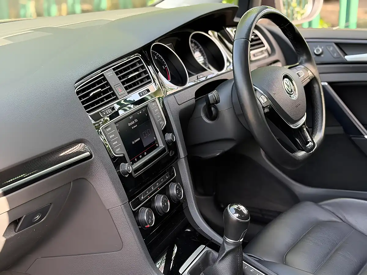 Used 2016 Volkswagen Golf Bluemotion Tech GT Black - Interior and Exterior details 19