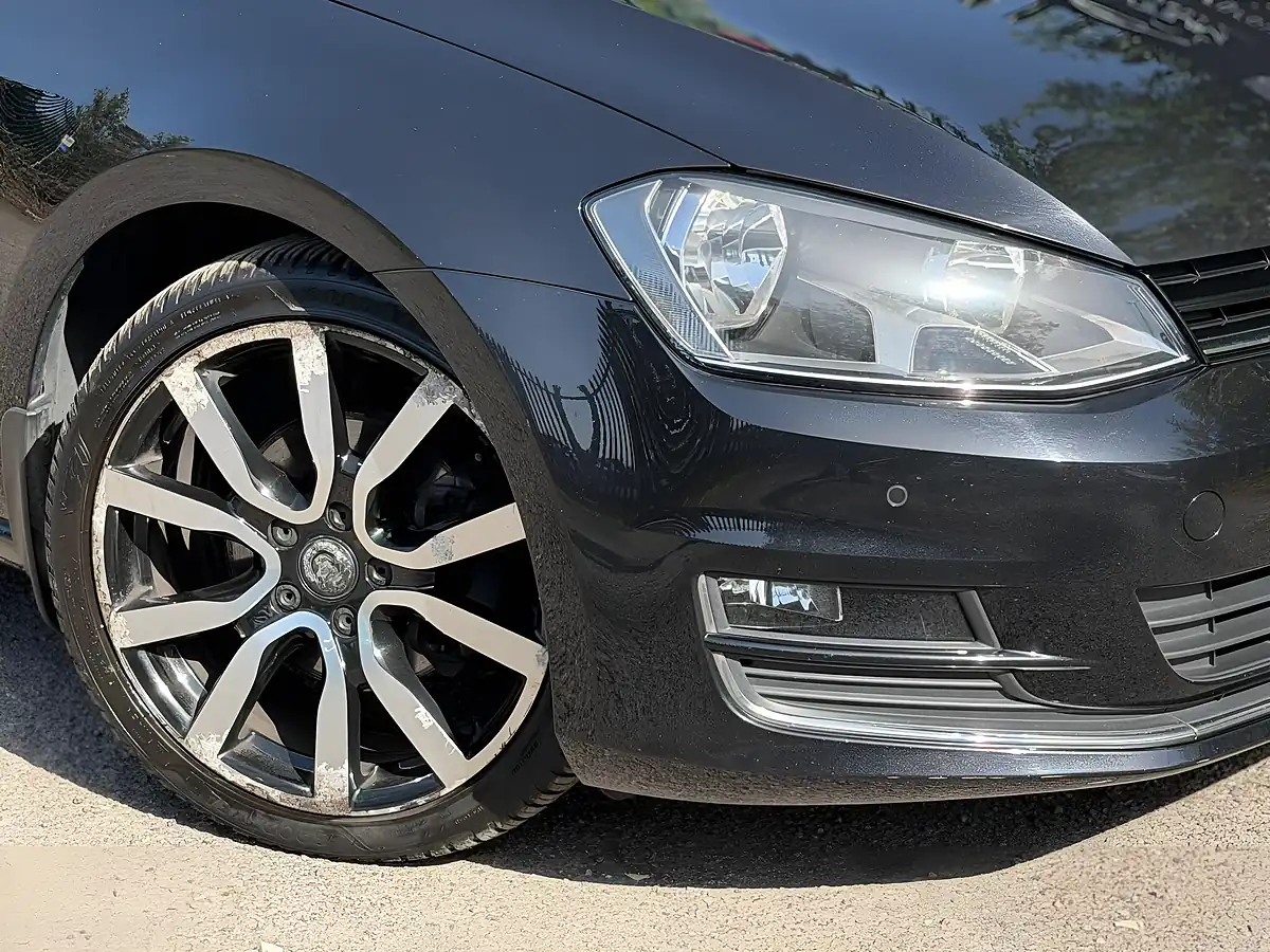 Used 2016 Volkswagen Golf Bluemotion Tech GT Black - Interior and Exterior details 4