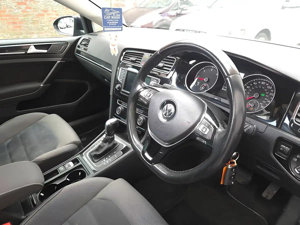 Used 2016 Volkswagen Golf Bluemotion Tech GT Edition Blue - Interior and Exterior details 11
