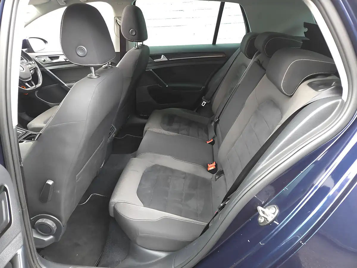 Used 2016 Volkswagen Golf Bluemotion Tech GT Edition Blue - Interior and Exterior details 15
