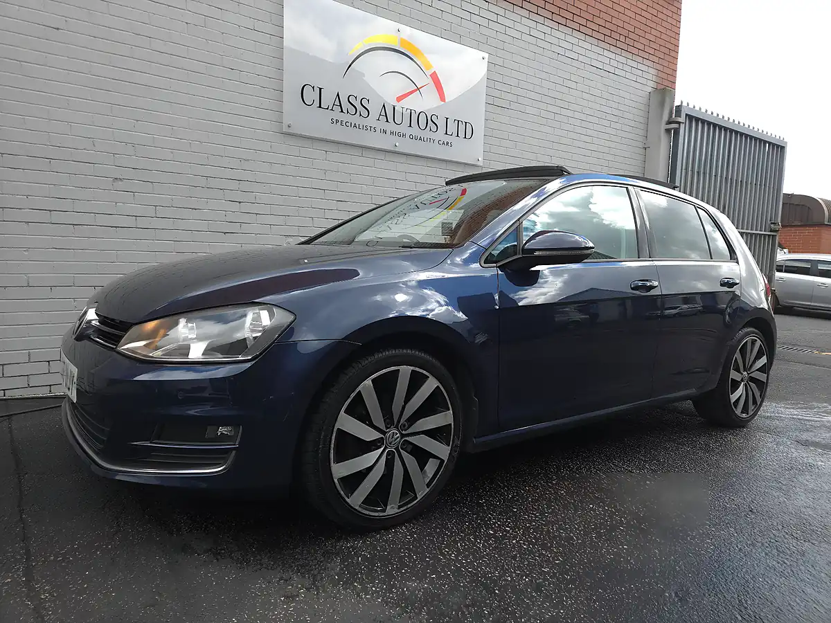 Used 2016 Volkswagen Golf Bluemotion Tech GT Edition Blue - Interior and Exterior details 3