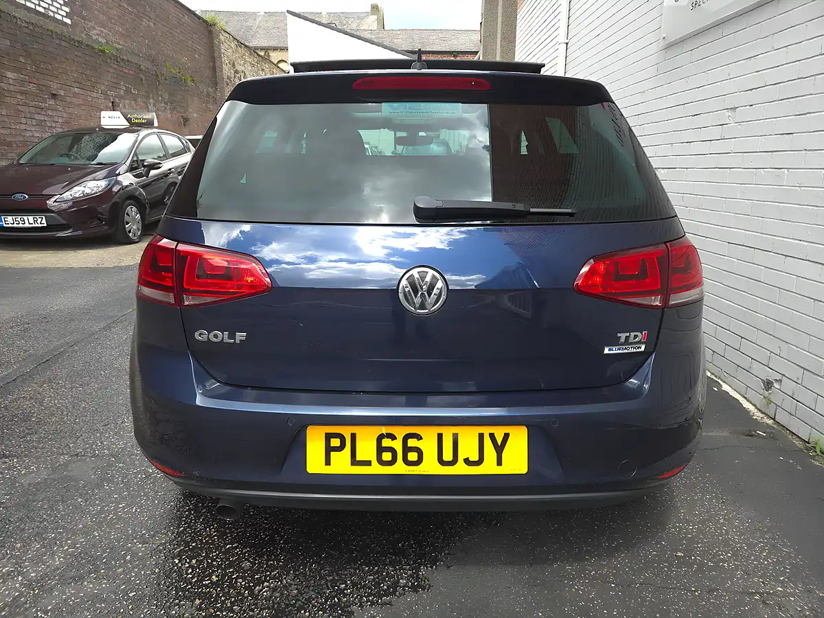 Used 2016 Volkswagen Golf Bluemotion Tech GT Edition Blue - Interior and Exterior details 7