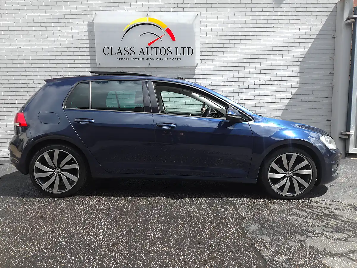 Used 2016 Volkswagen Golf Bluemotion Tech GT Edition Blue - Interior and Exterior details 8