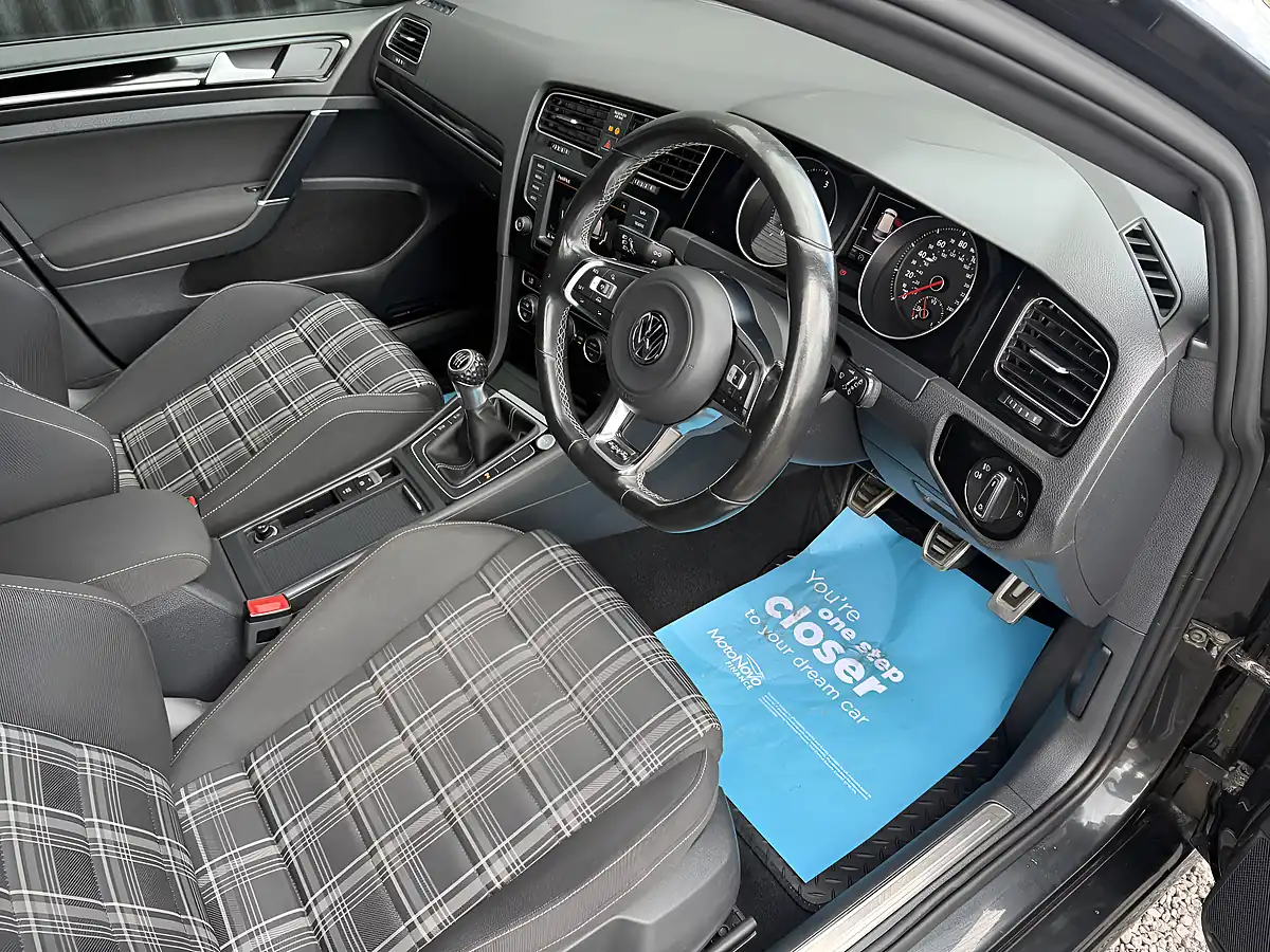 Used 2016 Volkswagen Golf Bluemotion Tech Gtd Grey - Interior and Exterior details 11