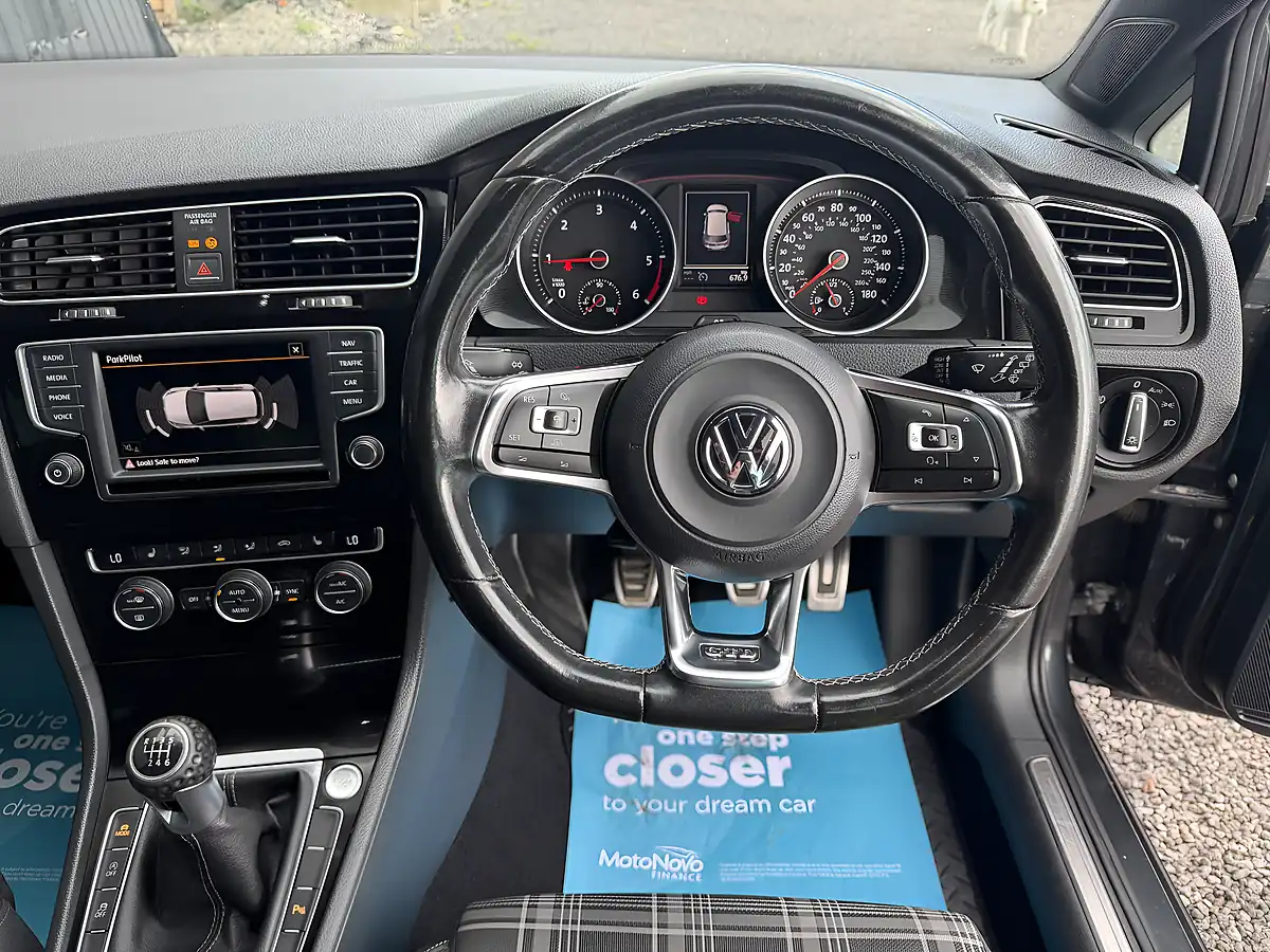 Used 2016 Volkswagen Golf Bluemotion Tech Gtd Grey - Interior and Exterior details 14