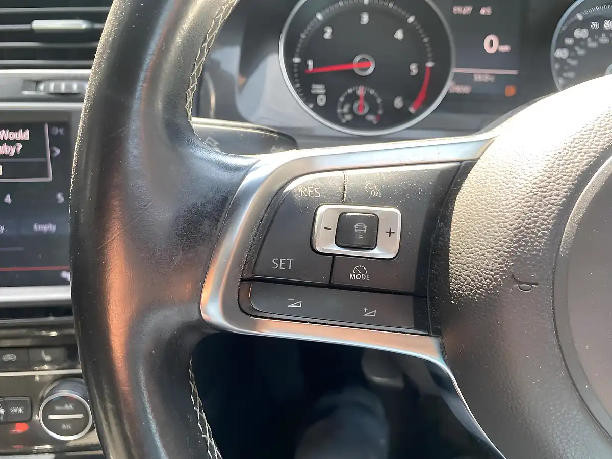 Used 2016 Volkswagen Golf Bluemotion Tech Gtd Grey - Interior and Exterior details 10