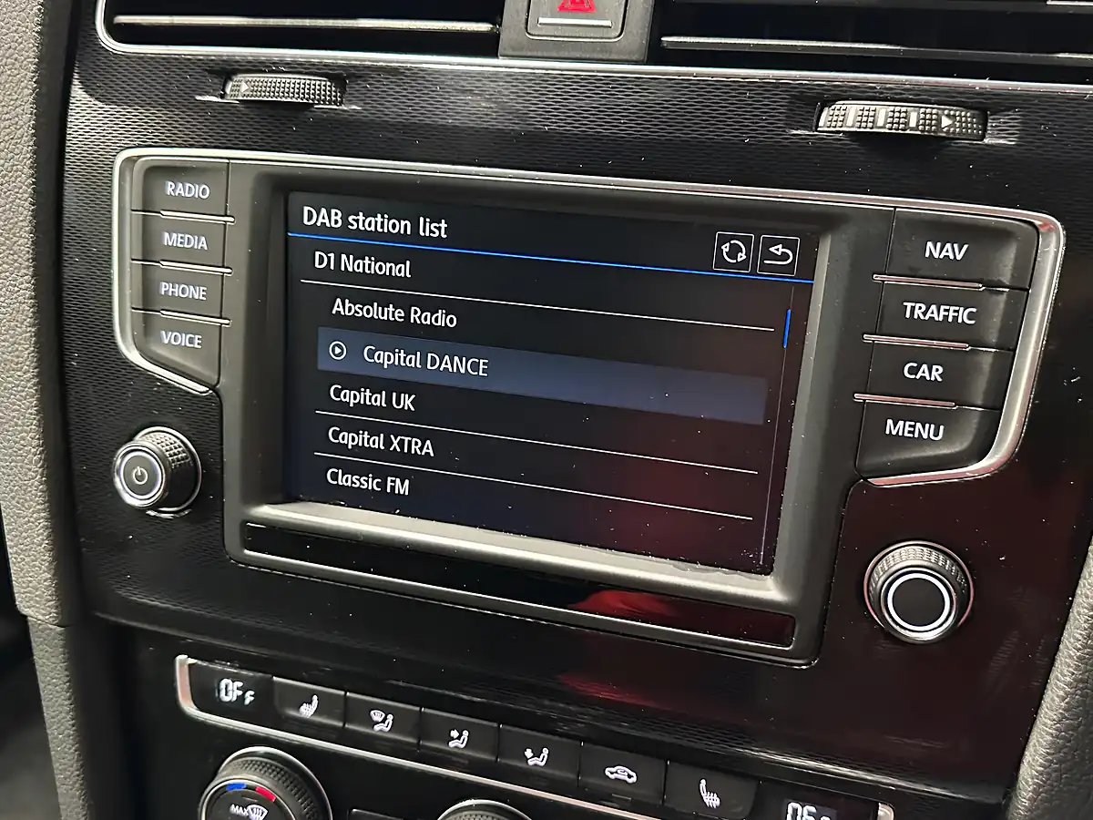 Used 2016 Volkswagen Golf Bluemotion Tech Gtd (nav) Black - Interior and Exterior details 11