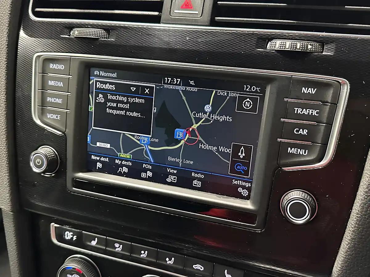 Used 2016 Volkswagen Golf Bluemotion Tech Gtd (nav) Black - Interior and Exterior details 12