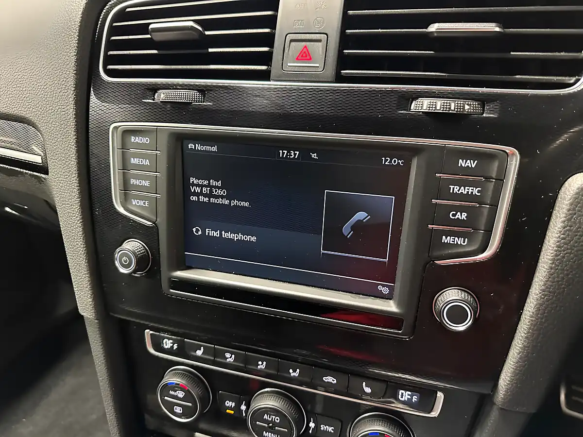 Used 2016 Volkswagen Golf Bluemotion Tech Gtd (nav) Black - Interior and Exterior details 13