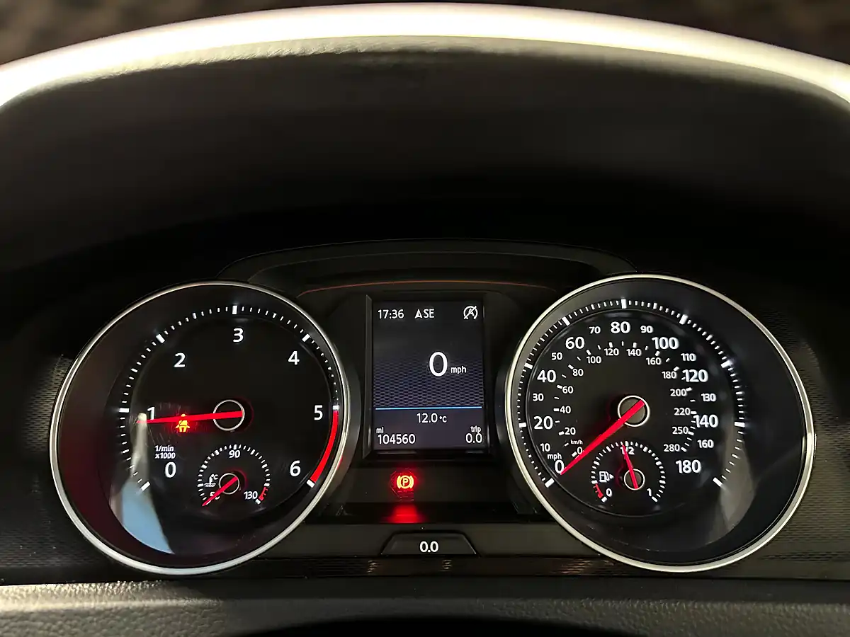 Used 2016 Volkswagen Golf Bluemotion Tech Gtd (nav) Black - Interior and Exterior details 16