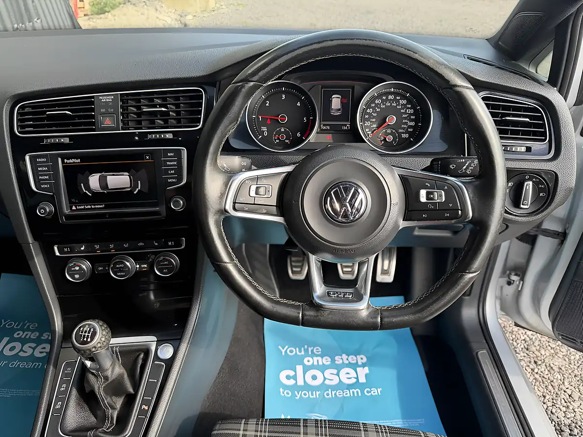 Used 2016 Volkswagen Golf Bluemotion Tech Gtd Silver - Interior and Exterior details 13