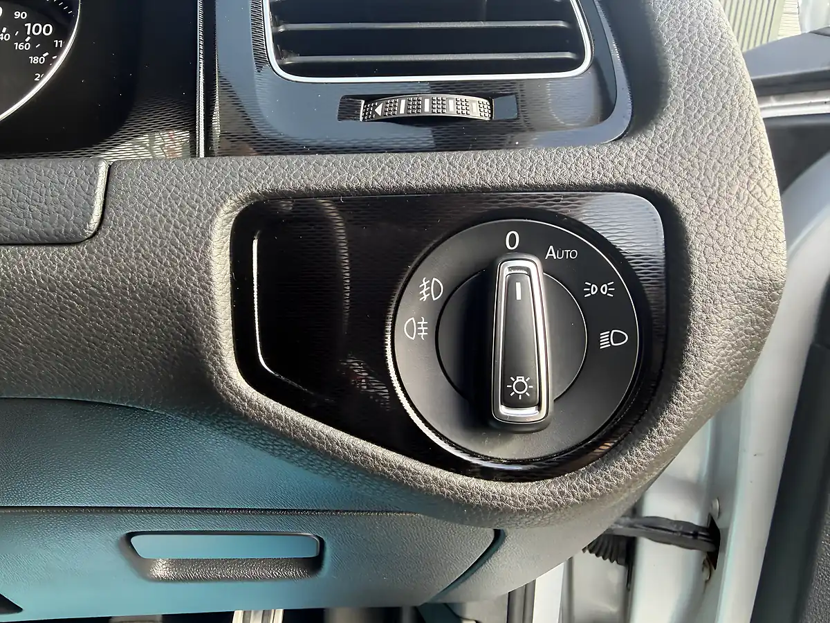 Used 2016 Volkswagen Golf Bluemotion Tech Gtd Silver - Interior and Exterior details 18