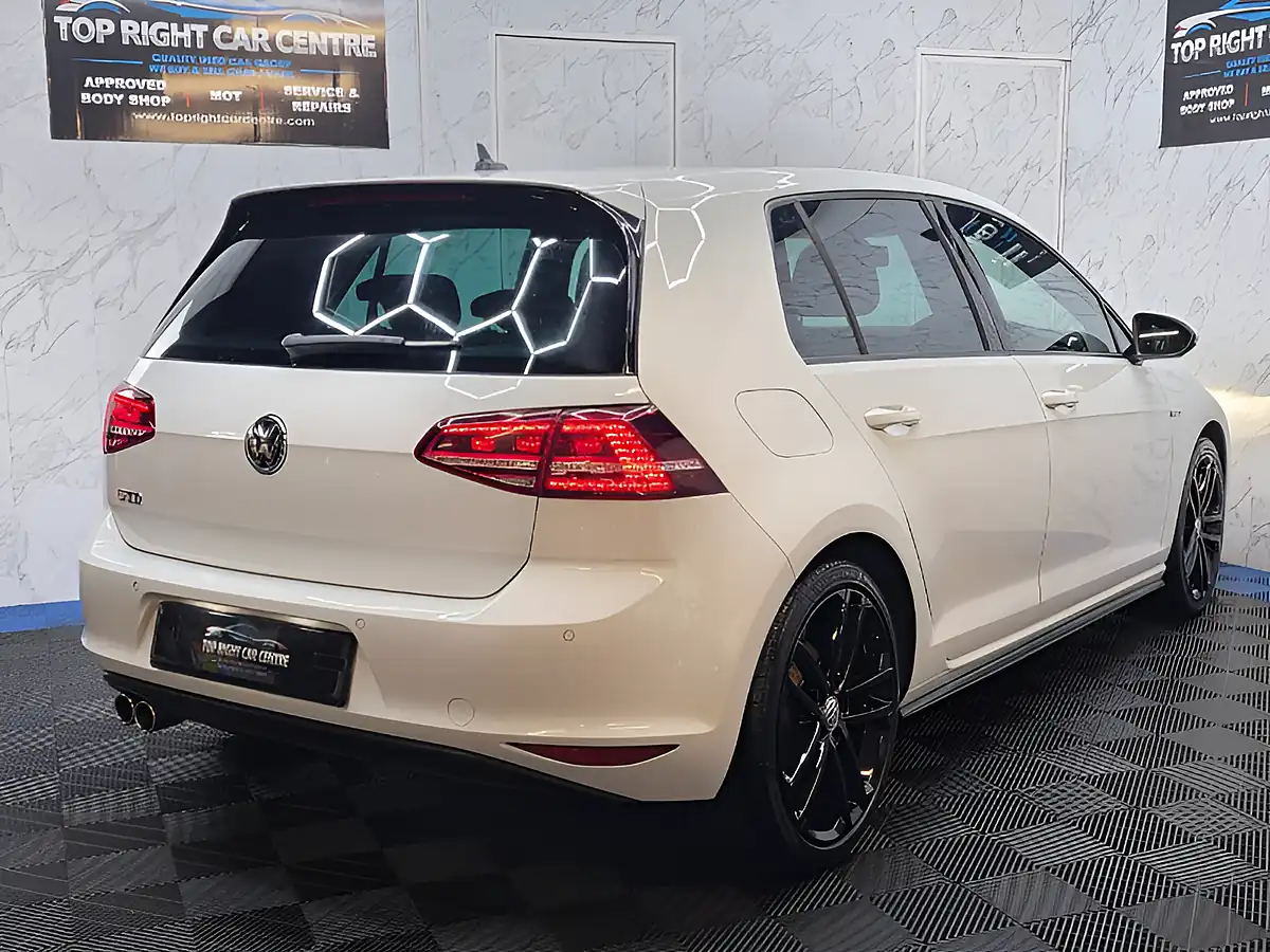 Used 2016 Volkswagen Golf Bluemotion Tech Gtd White - Interior and Exterior details 9