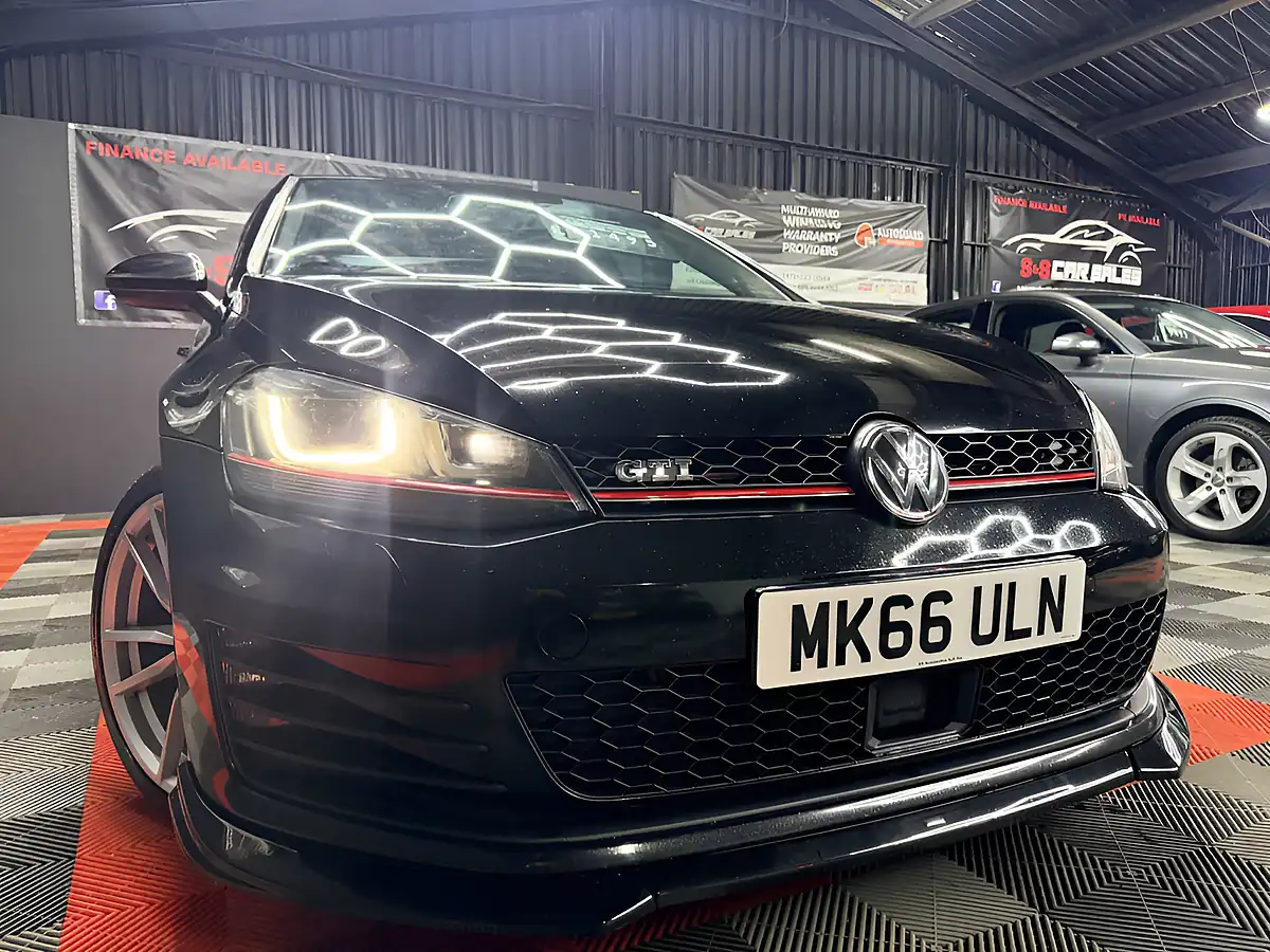 Used 2016 Volkswagen Golf Bluemotion Tech GTI Black - Front View