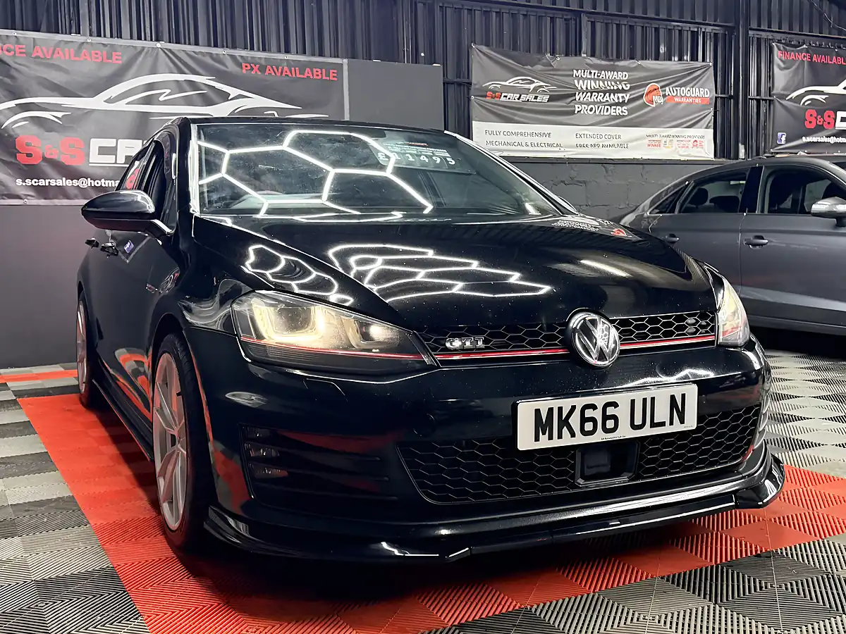 Used 2016 Volkswagen Golf Bluemotion Tech GTI Black - Interior and Exterior details 11