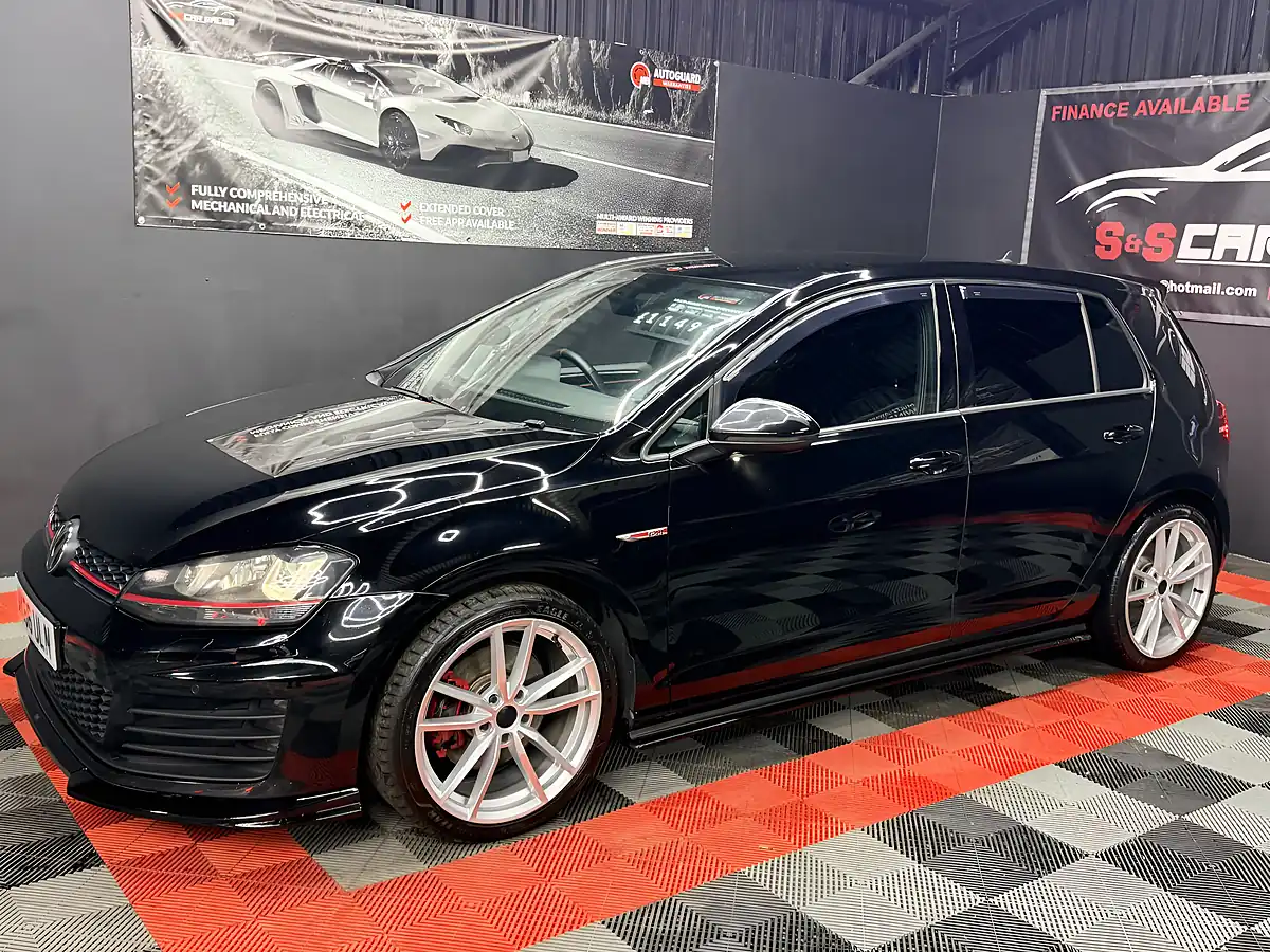 Used 2016 Volkswagen Golf Bluemotion Tech GTI Black - Interior and Exterior details 16