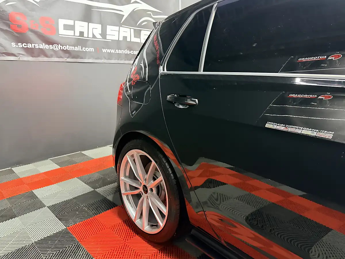 Used 2016 Volkswagen Golf Bluemotion Tech GTI Black - Interior and Exterior details 17