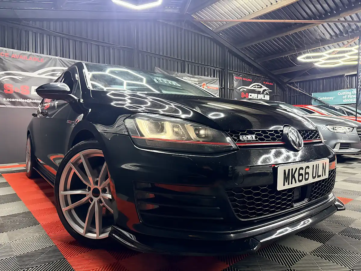 Used 2016 Volkswagen Golf Bluemotion Tech GTI Black - Interior and Exterior details 2