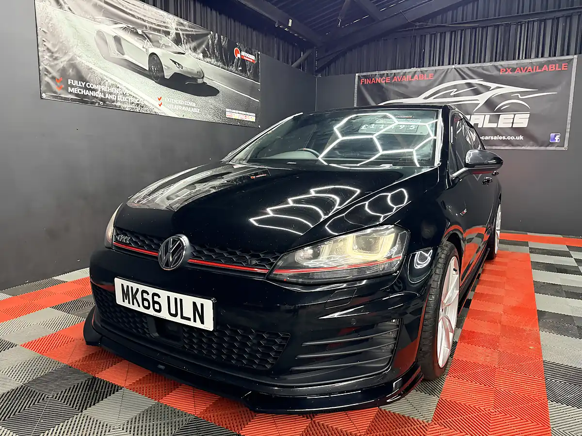 Used 2016 Volkswagen Golf Bluemotion Tech GTI Black - Interior and Exterior details 3