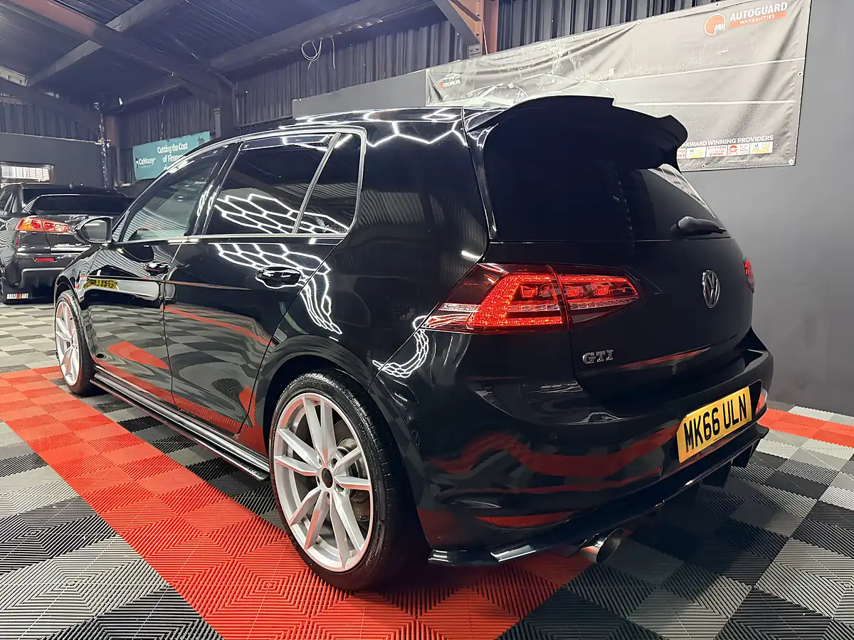 Used 2016 Volkswagen Golf Bluemotion Tech GTI Black - Interior and Exterior details 7