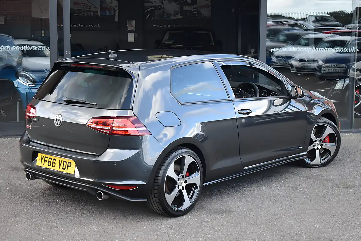 Used 2016 Volkswagen Golf Bluemotion Tech GTI Performance Grey - Interior and Exterior details 4