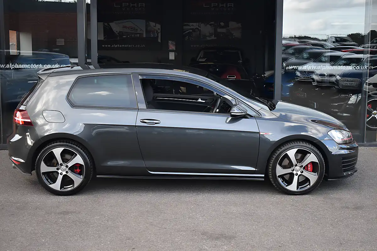 Used 2016 Volkswagen Golf Bluemotion Tech GTI Performance Grey - Interior and Exterior details 6