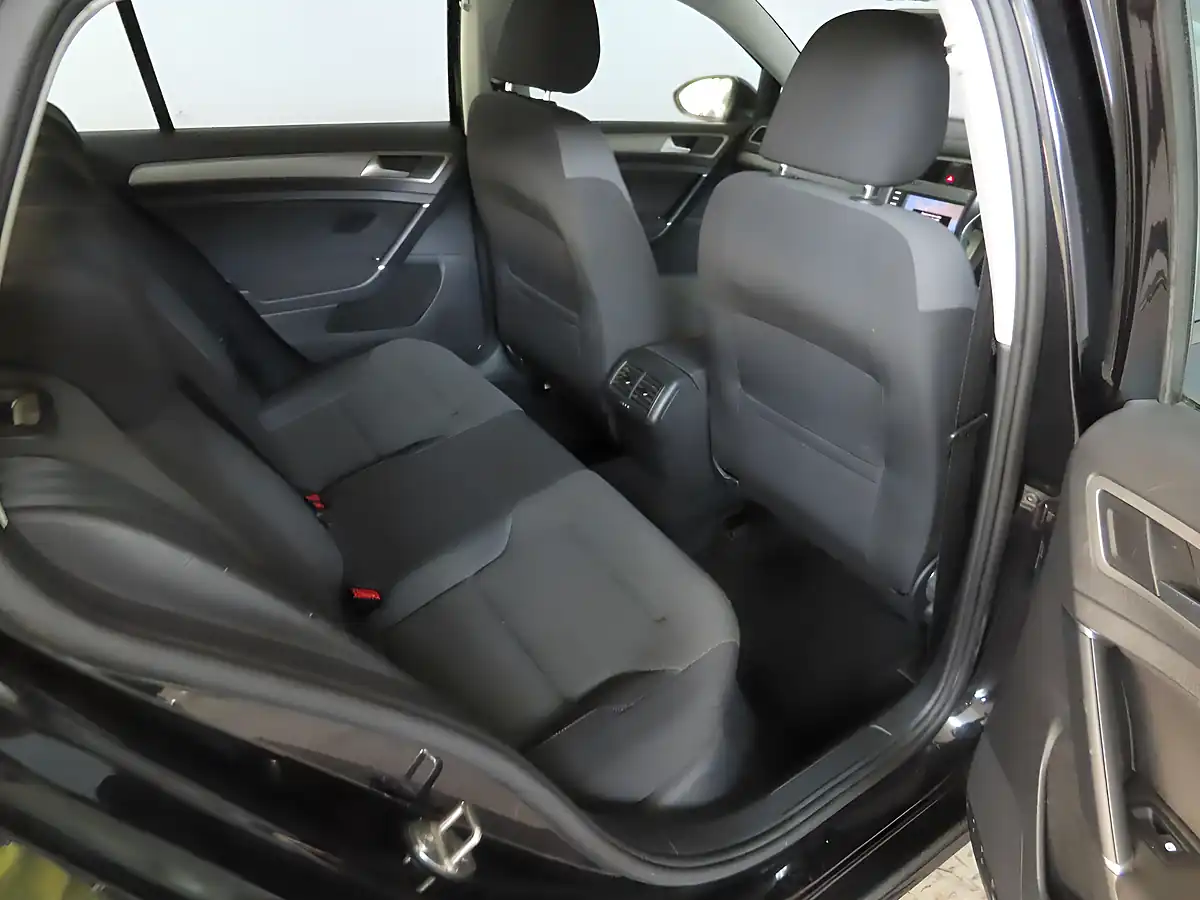 Used 2016 Volkswagen Golf Bluemotion Tech Match Edition Black - Interior and Exterior details 10