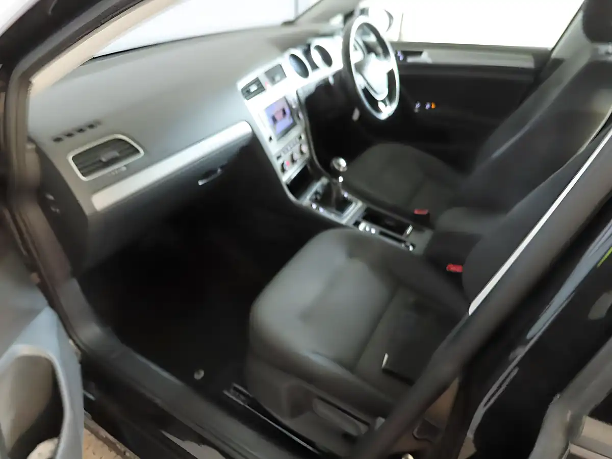 Used 2016 Volkswagen Golf Bluemotion Tech Match Edition Black - Interior and Exterior details 8