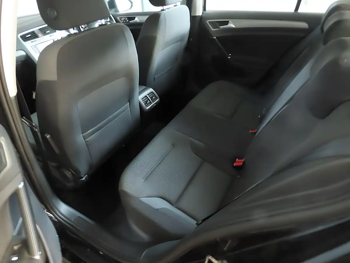 Used 2016 Volkswagen Golf Bluemotion Tech Match Edition Black - Interior and Exterior details 9