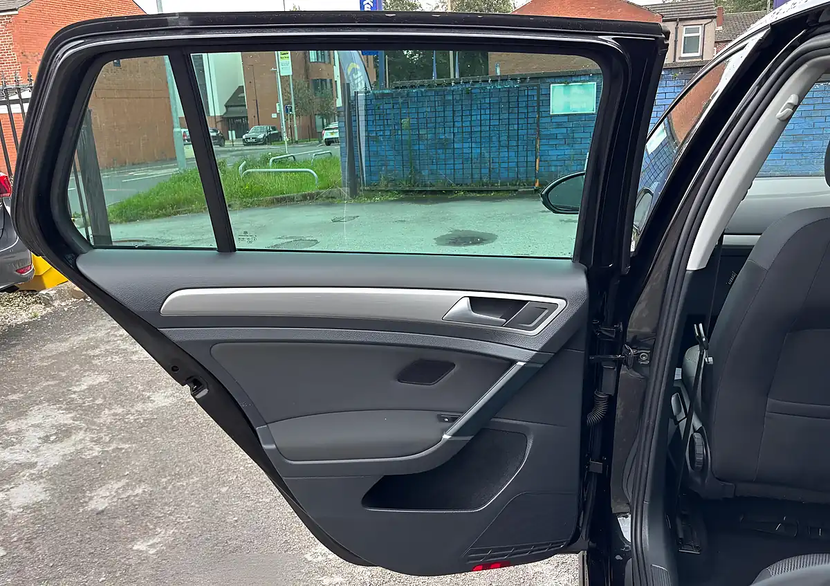 Used 2016 Volkswagen Golf Bluemotion Tech Match Edition Black - Interior and Exterior details 13