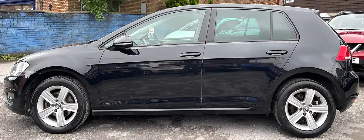 Used 2016 Volkswagen Golf Bluemotion Tech Match Edition Black - Interior and Exterior details 8