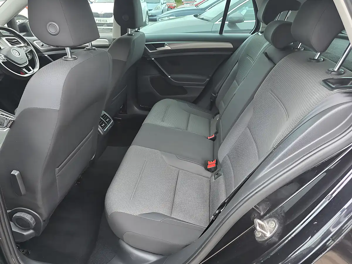 Used 2016 Volkswagen Golf Bluemotion Tech Match Edition Black - Interior and Exterior details 10