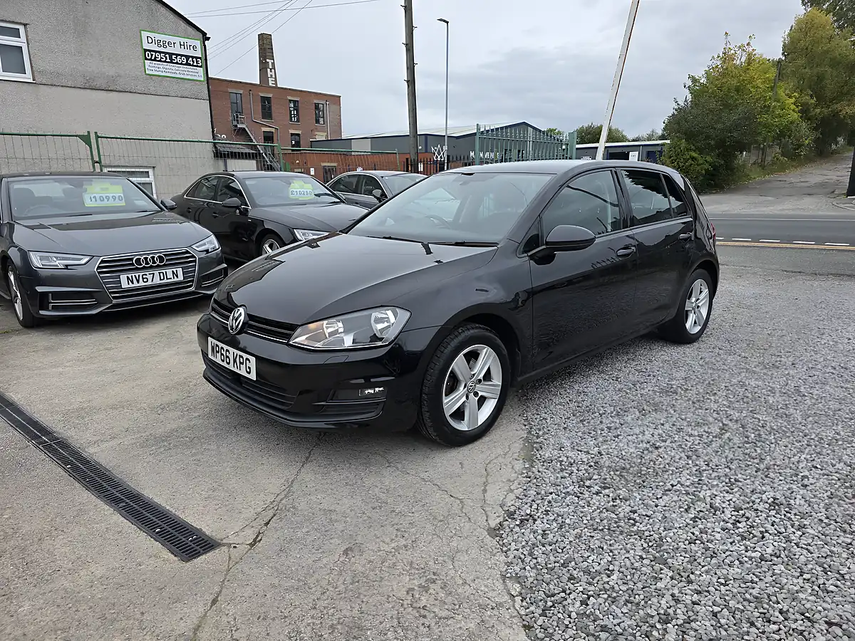 Used 2016 Volkswagen Golf Bluemotion Tech Match Edition Black - Interior and Exterior details 2