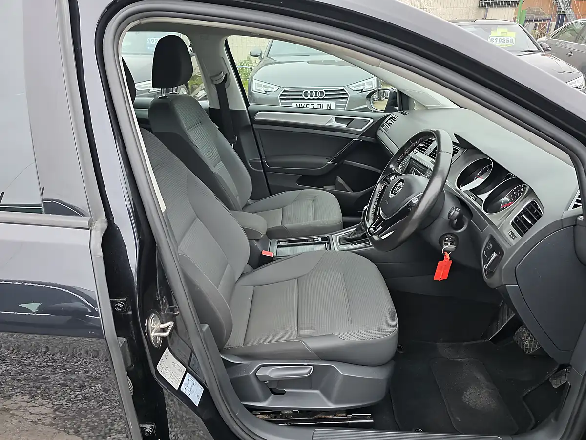 Used 2016 Volkswagen Golf Bluemotion Tech Match Edition Black - Interior and Exterior details 9