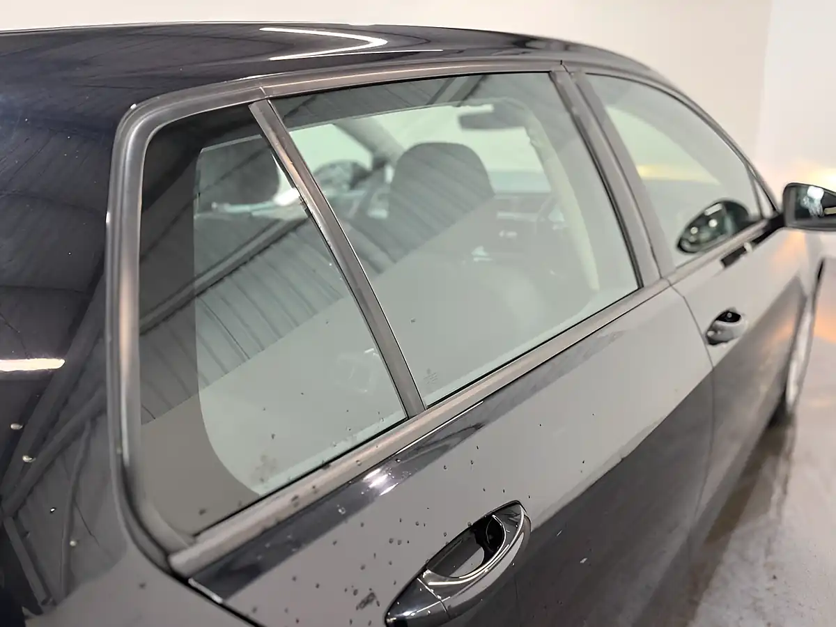 Used 2016 Volkswagen Golf Bluemotion Tech Match Edition Black - Interior and Exterior details 10
