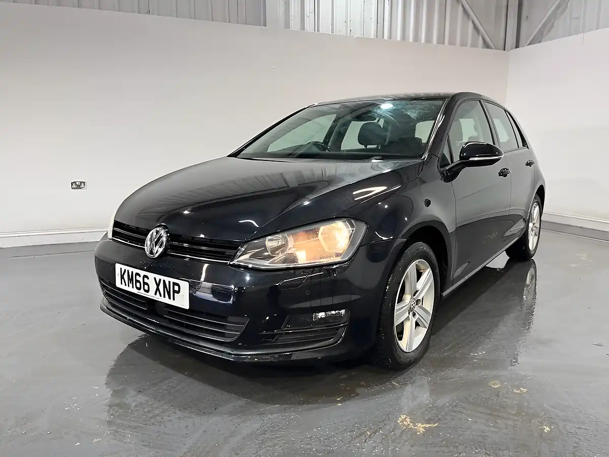 Used 2016 Volkswagen Golf Bluemotion Tech Match Edition Black - Interior and Exterior details 3