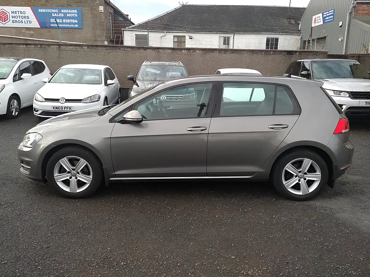 Used 2016 Volkswagen Golf Bluemotion Tech Match Edition Grey - Interior and Exterior details 3