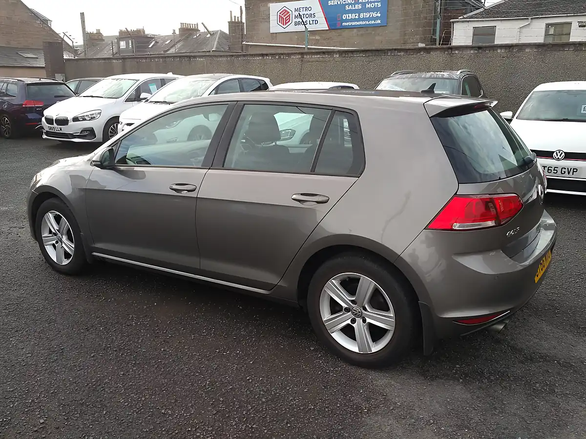 Used 2016 Volkswagen Golf Bluemotion Tech Match Edition Grey - Interior and Exterior details 4