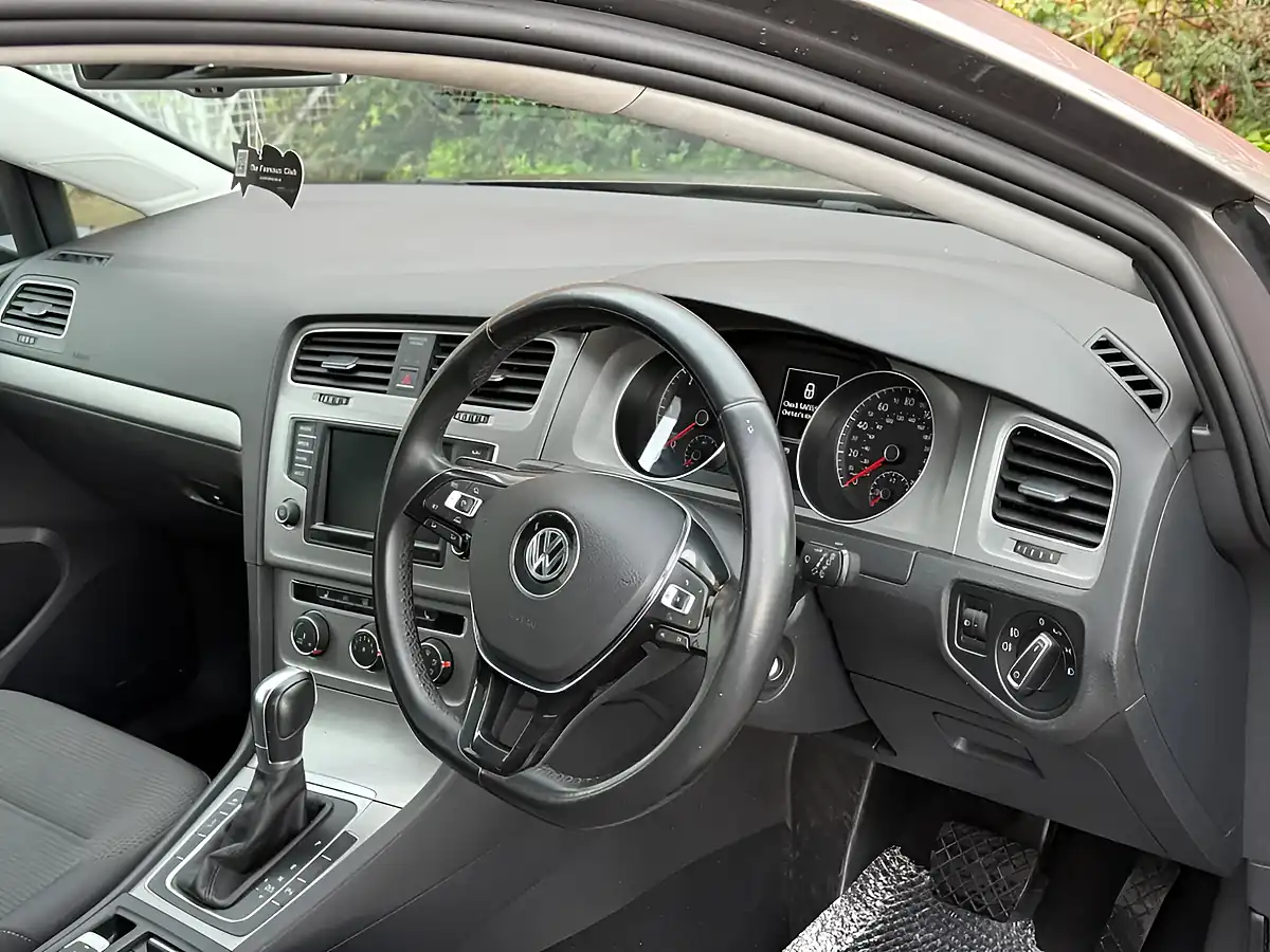 Used 2016 Volkswagen Golf Bluemotion Tech Match Edition Grey - Interior and Exterior details 15