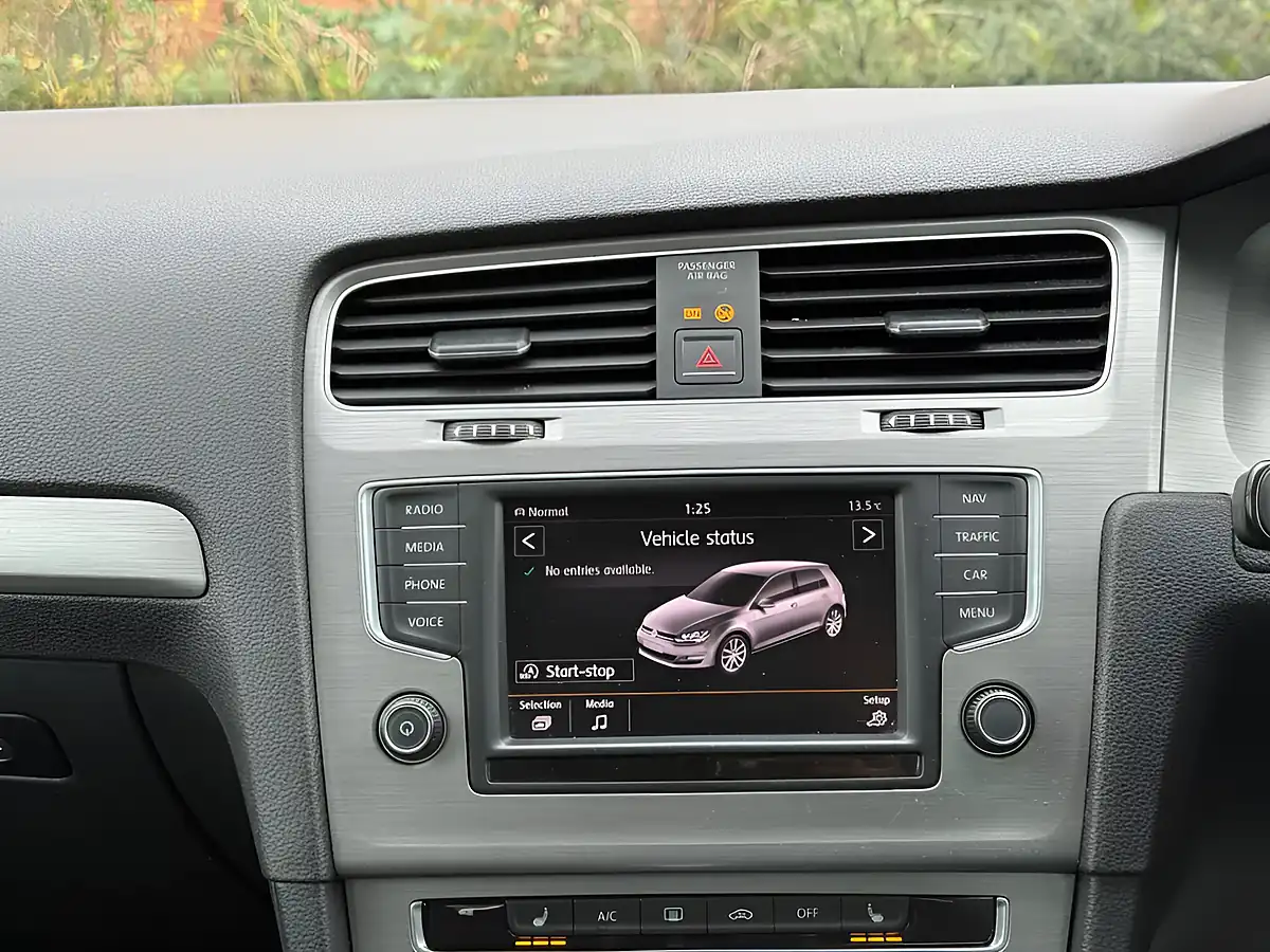 Used 2016 Volkswagen Golf Bluemotion Tech Match Edition Grey - Interior and Exterior details 17