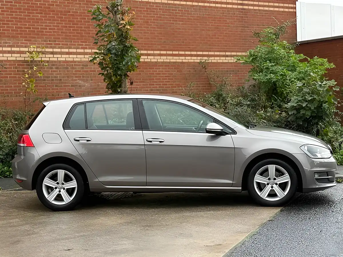 Used 2016 Volkswagen Golf Bluemotion Tech Match Edition Grey - Interior and Exterior details 6