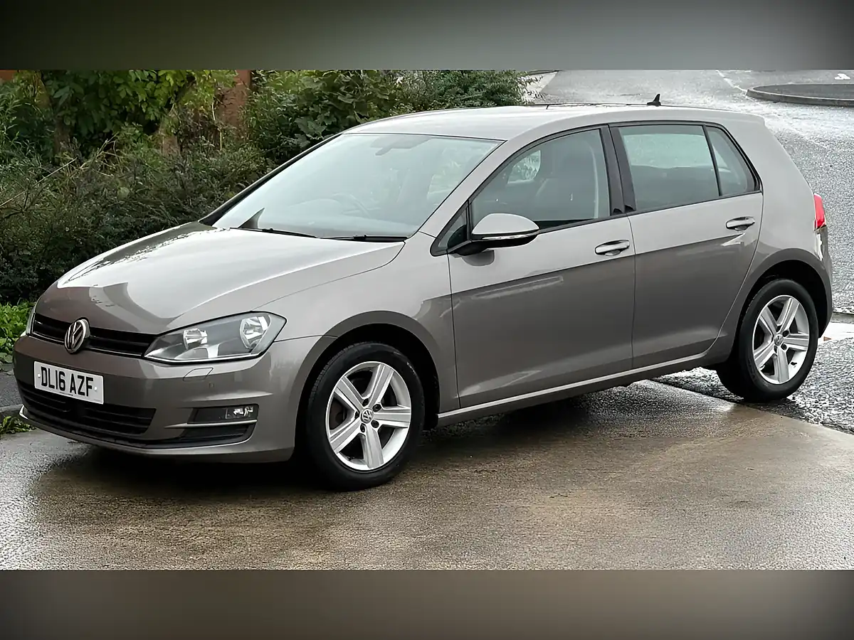 Used 2016 Volkswagen Golf Bluemotion Tech Match Edition Grey - Interior and Exterior details 9