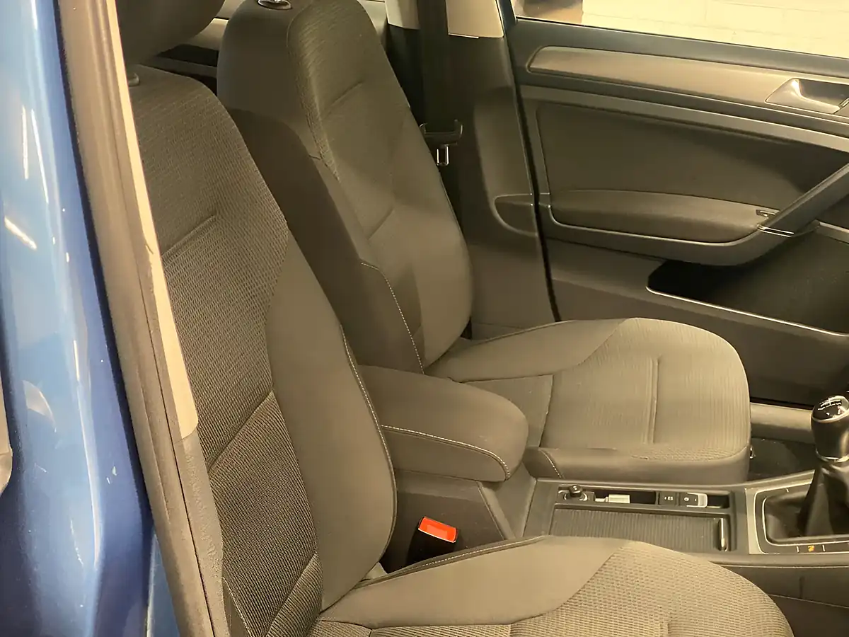 Used 2016 Volkswagen Golf Bluemotion Tech Match Edition Pacific Blue - Interior and Exterior details 11