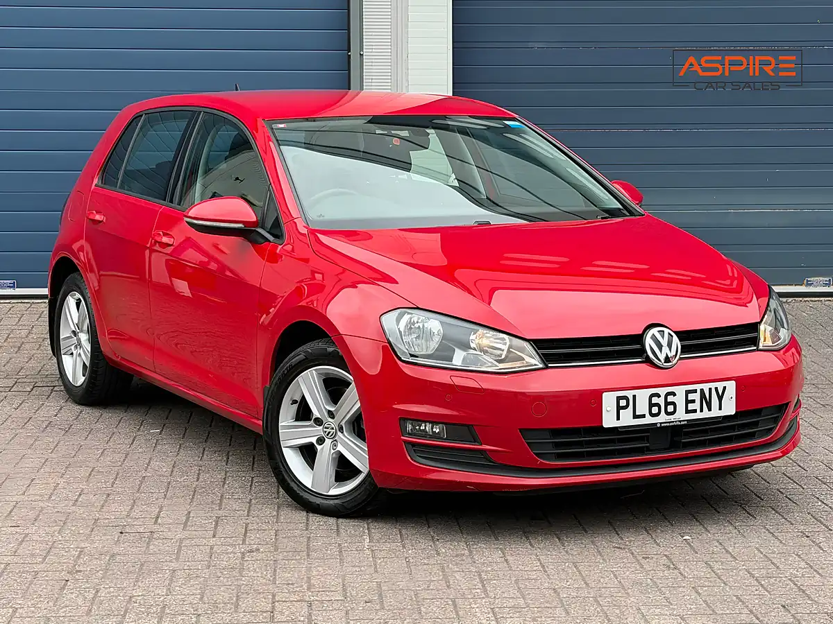 Used 2016 Volkswagen Golf Bluemotion Tech Match Edition Red - Front View