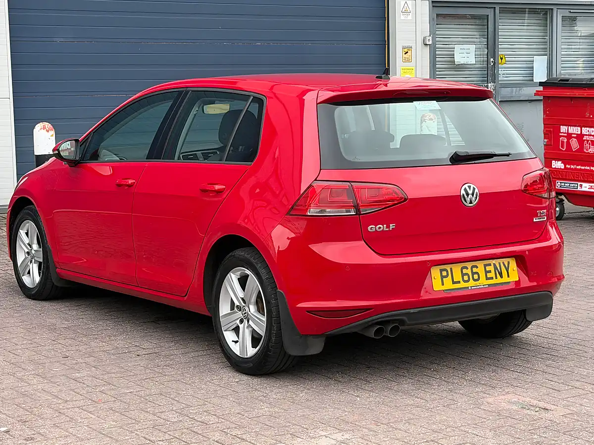 Used 2016 Volkswagen Golf Bluemotion Tech Match Edition Red - Interior and Exterior details 10