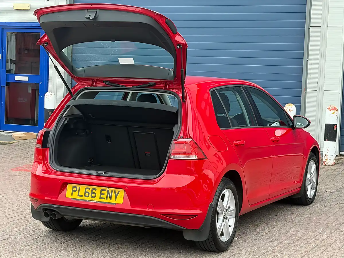 Used 2016 Volkswagen Golf Bluemotion Tech Match Edition Red - Interior and Exterior details 12