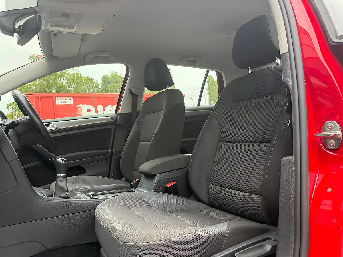 Used 2016 Volkswagen Golf Bluemotion Tech Match Edition Red - Interior and Exterior details 14