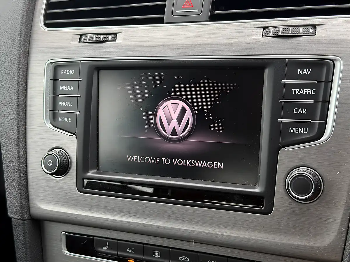 Used 2016 Volkswagen Golf Bluemotion Tech Match Edition Red - Interior and Exterior details 16
