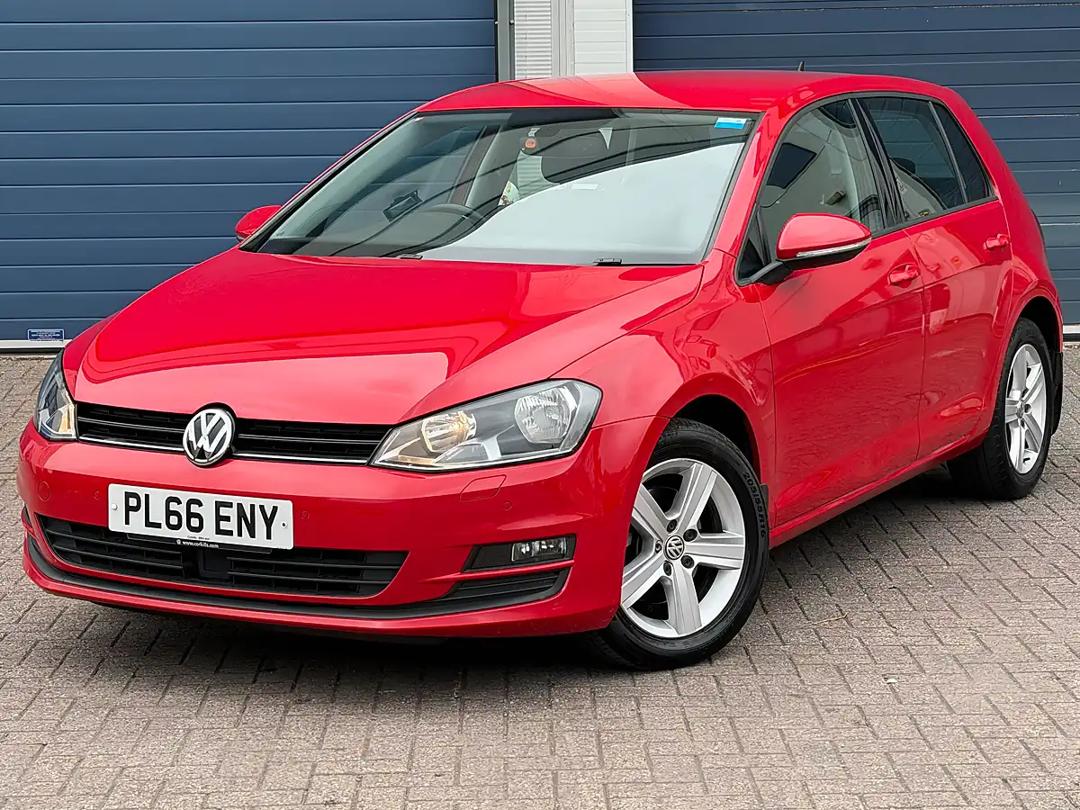 Used 2016 Volkswagen Golf Bluemotion Tech Match Edition Red - Interior and Exterior details 2